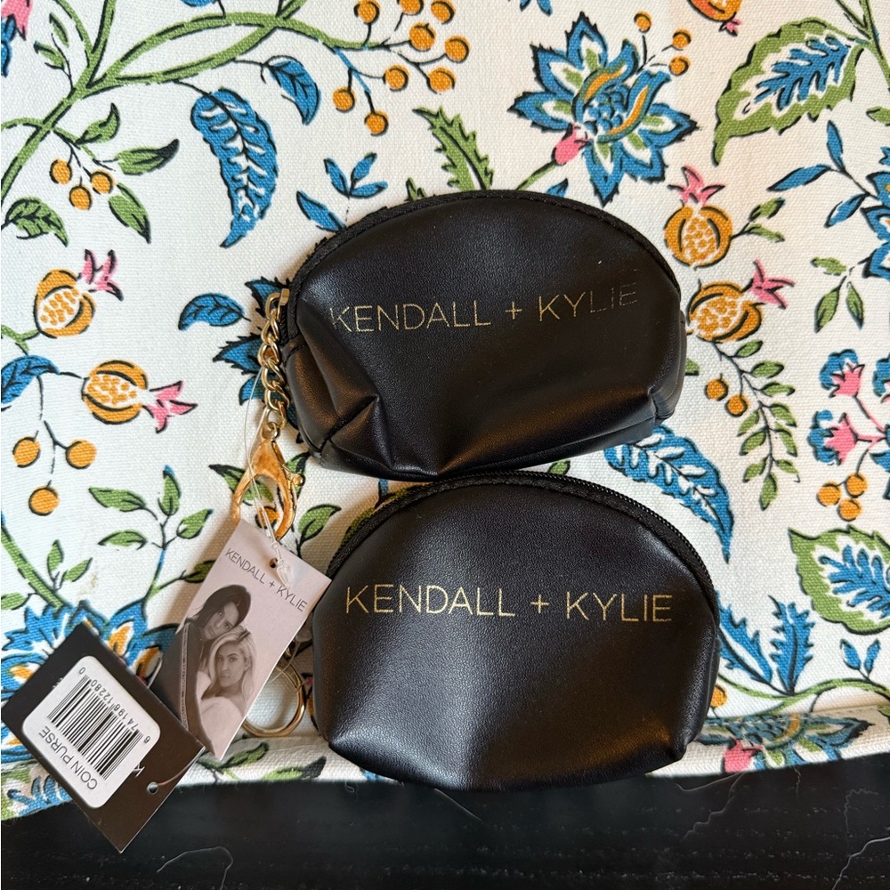 Kendall & Kylie Chic Black Mini Pouch Set